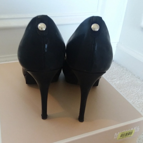 Michael Kors Ladies Platform 3 1/2 inch Shoes - Picture 3 of 4